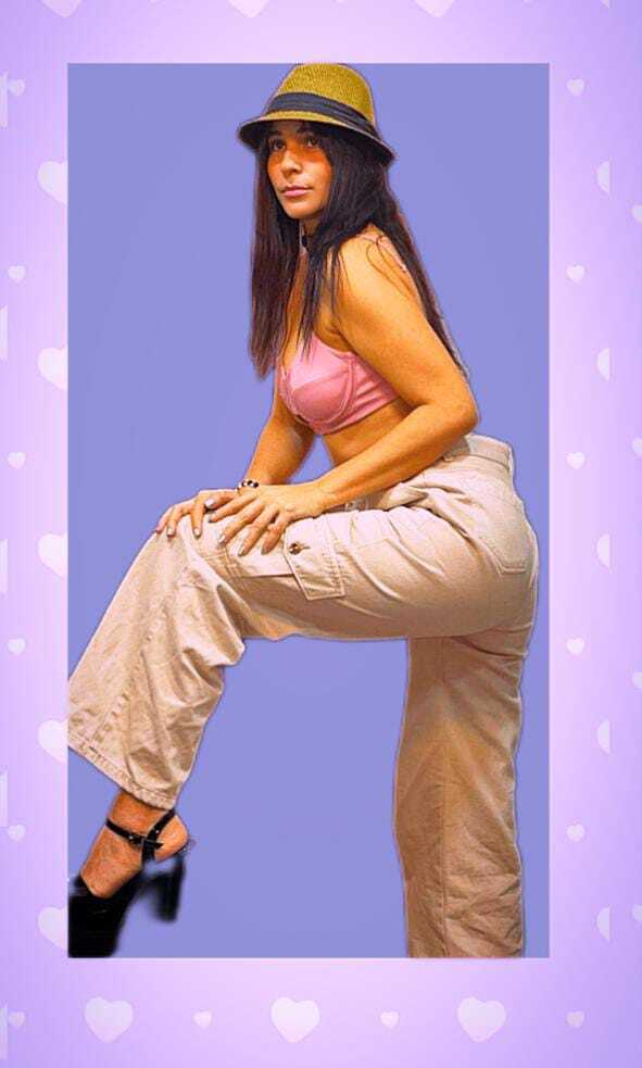 Live sex webcam photo for CrystalHarriss #7924385