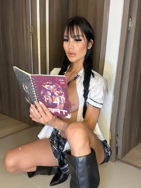 Live sex webcam photo for cherylbrwonx #6485432