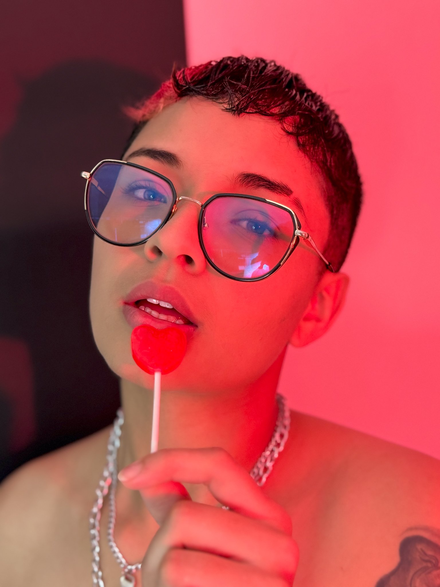 Live sex webcam photo for SamBartonn #7166481