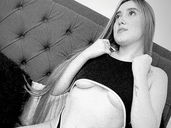 Live sex webcam photo for AntonellaSiilva31 #5779951