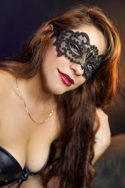 Live sex webcam photo for IsabellaRoussee #6107059