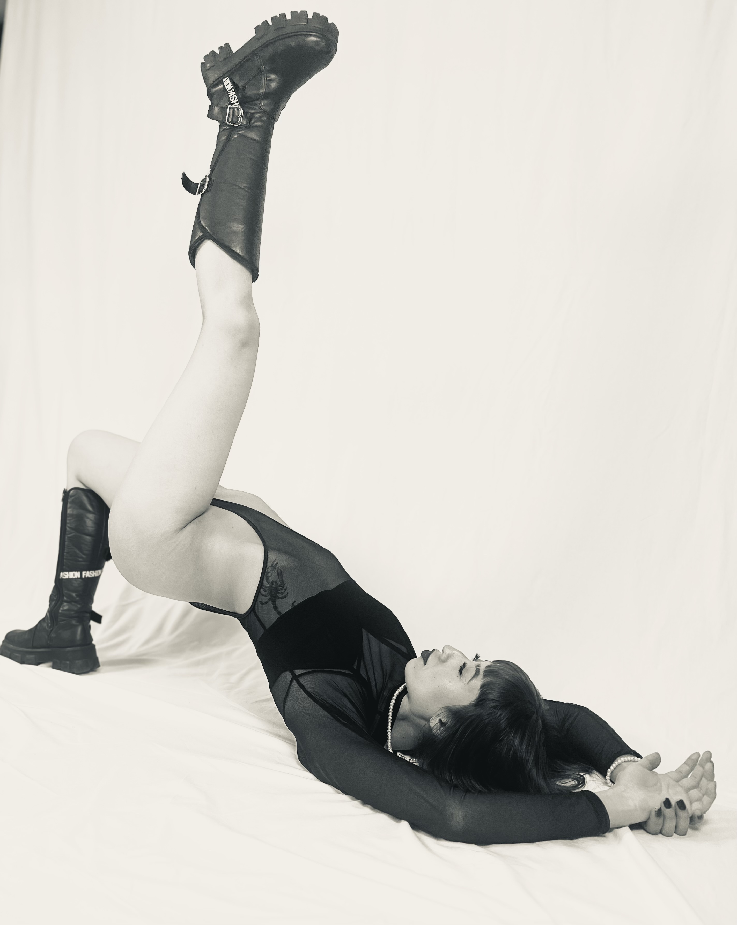 Live sex webcam photo for LilithCooperr #7199336