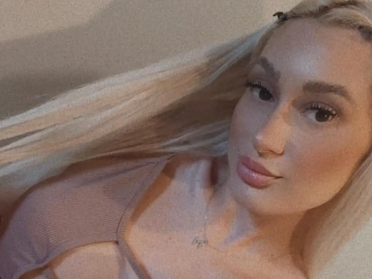 Live sex webcam photo for HaylieHope #5767370