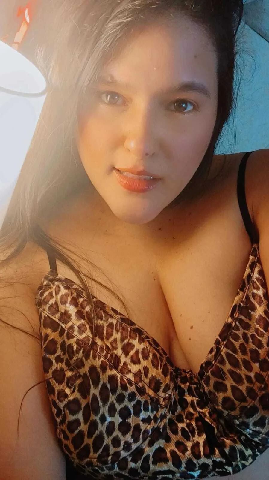 Live sex webcam photo for OlivaFoxx19 #8301207
