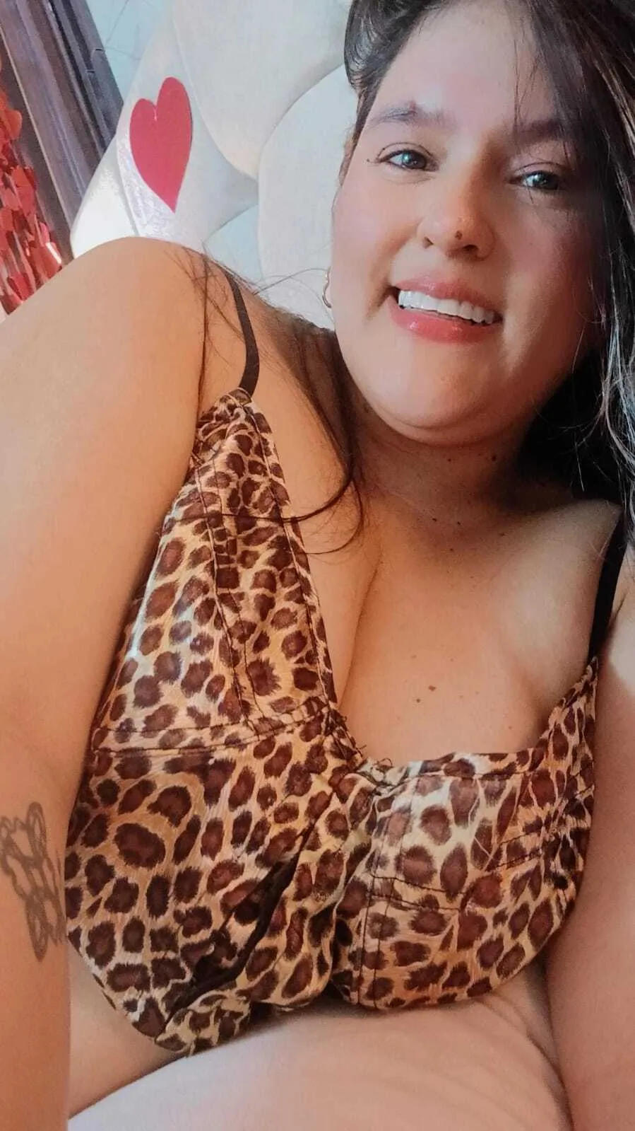 Live sex webcam photo for OlivaFoxx19 #8301210
