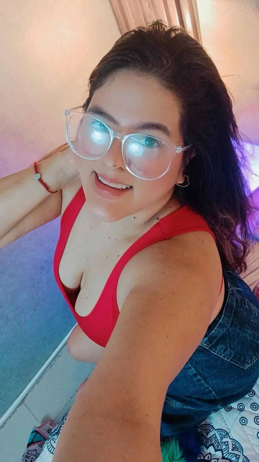 Live sex webcam photo for OlivaFoxx19 #8385757