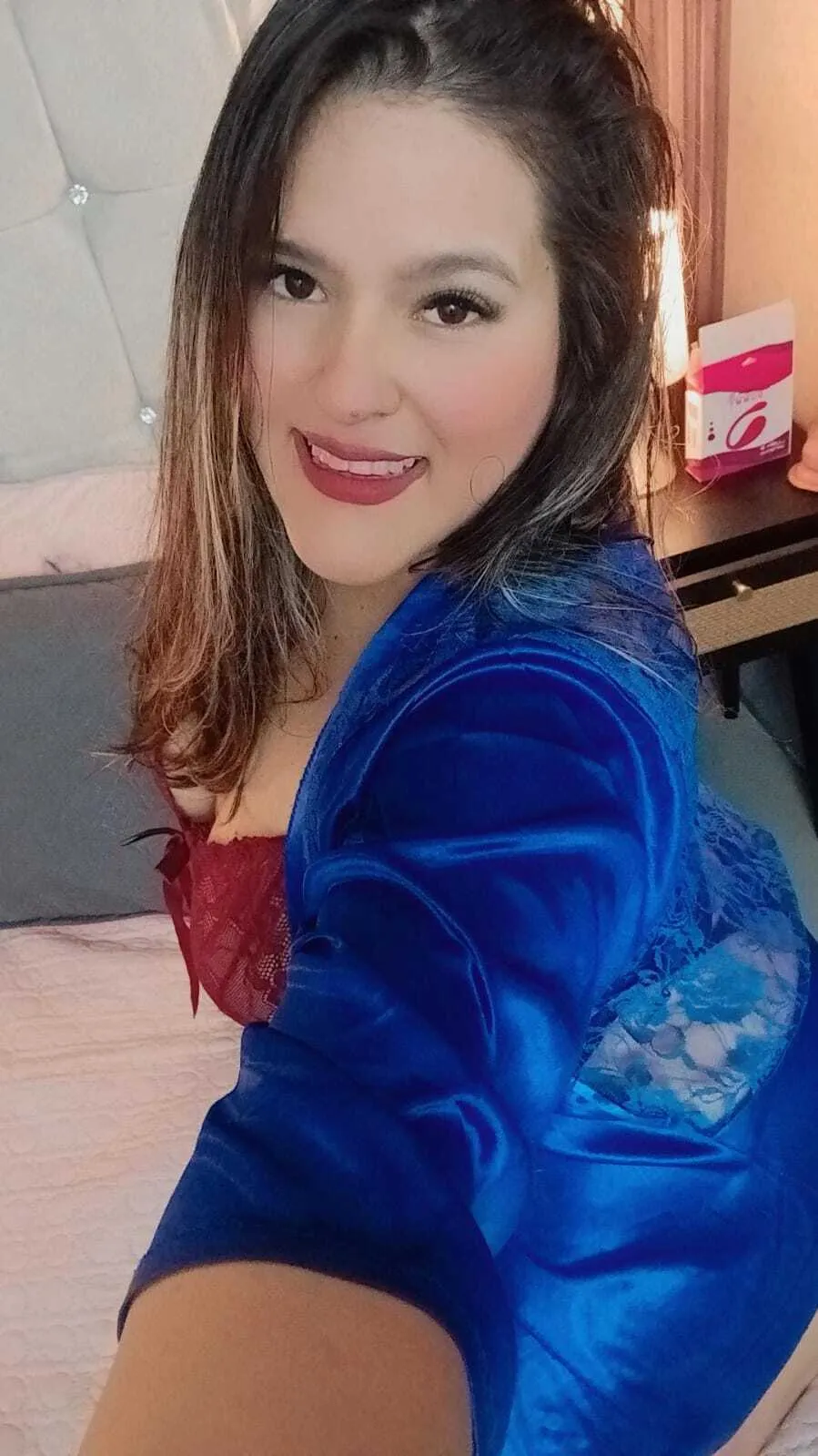 Live sex webcam photo for OlivaFoxx19 #8035495