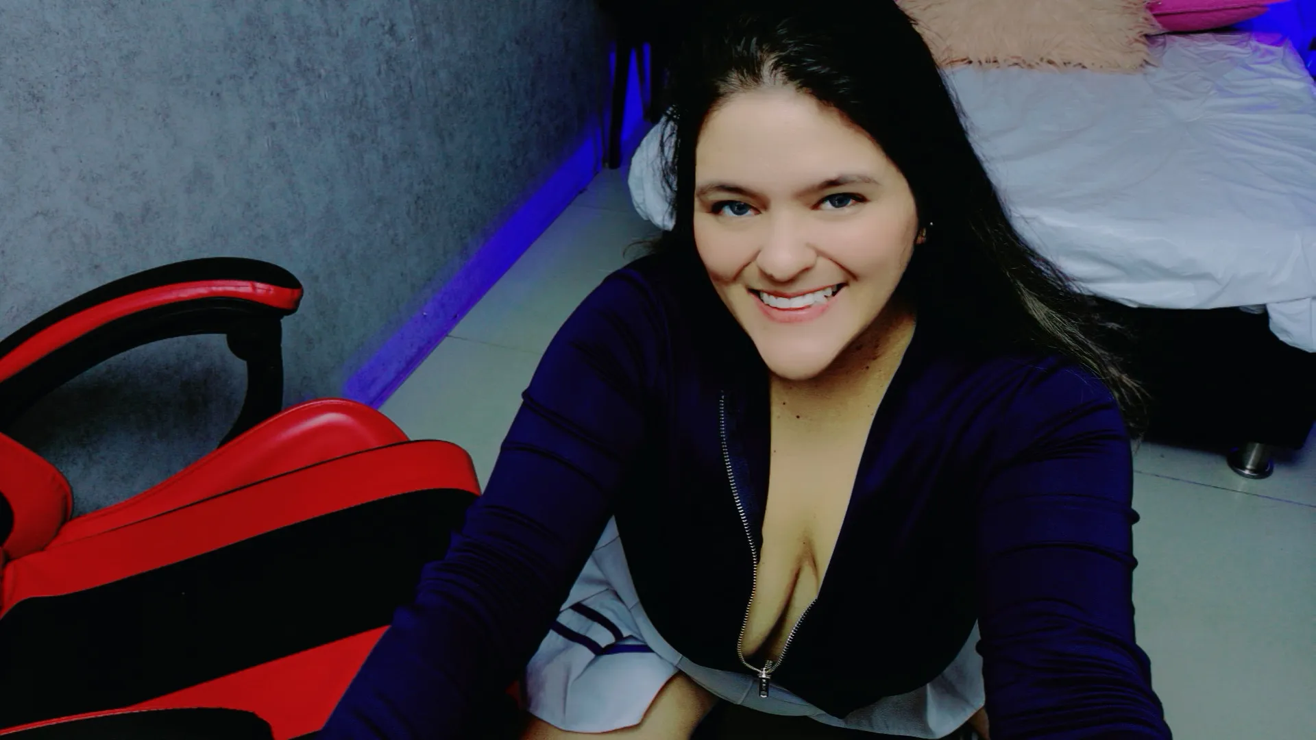 Live sex webcam photo for OlivaFoxx19 #8234921