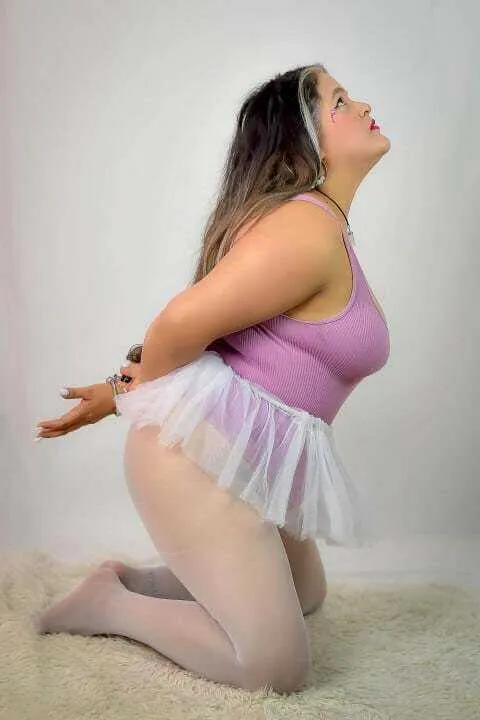 Live sex webcam photo for OlivaFoxx19 #7280844