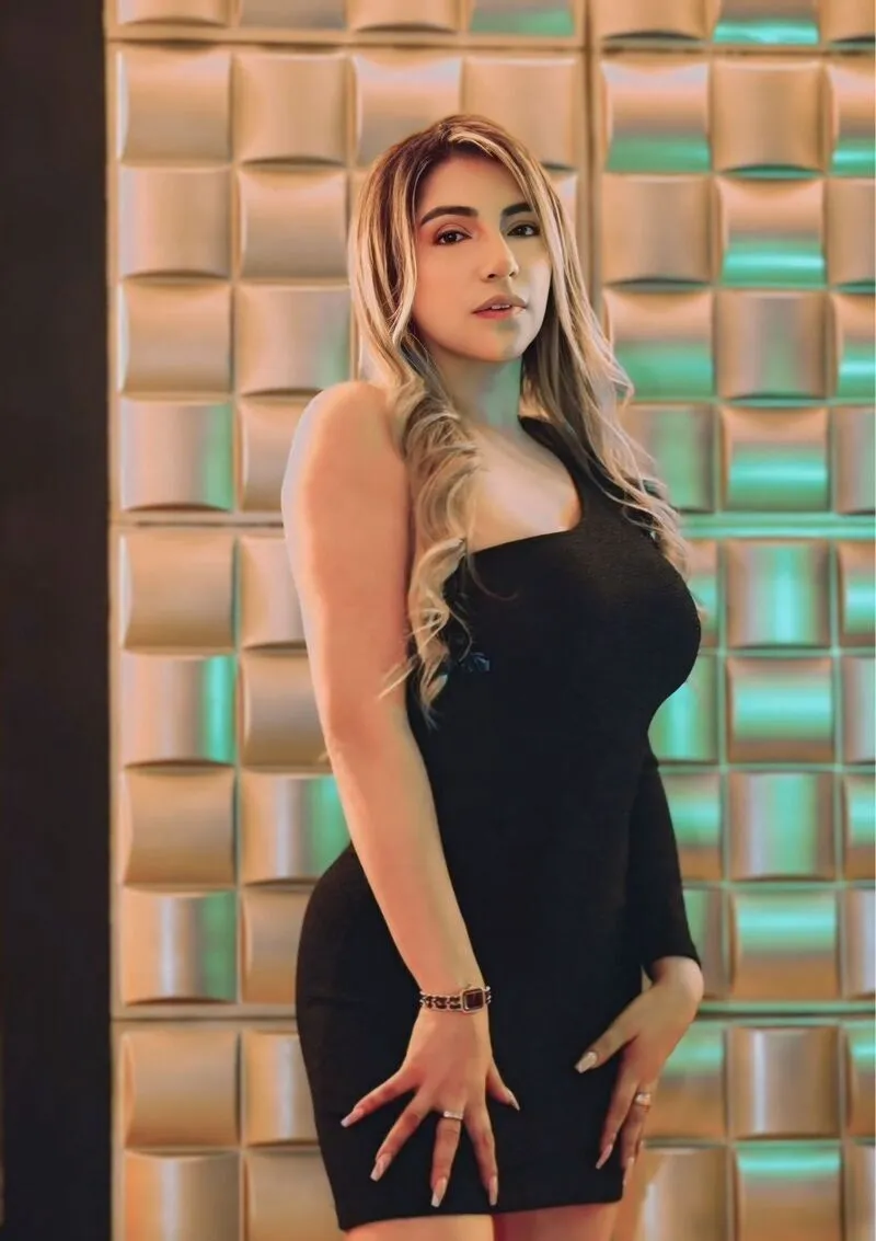 Live sex webcam photo for carolinagrey18 #7805059