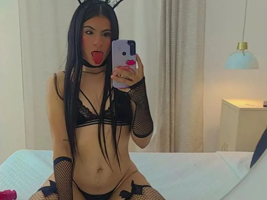 Live sex webcam photo for PaulaVegas #5774355