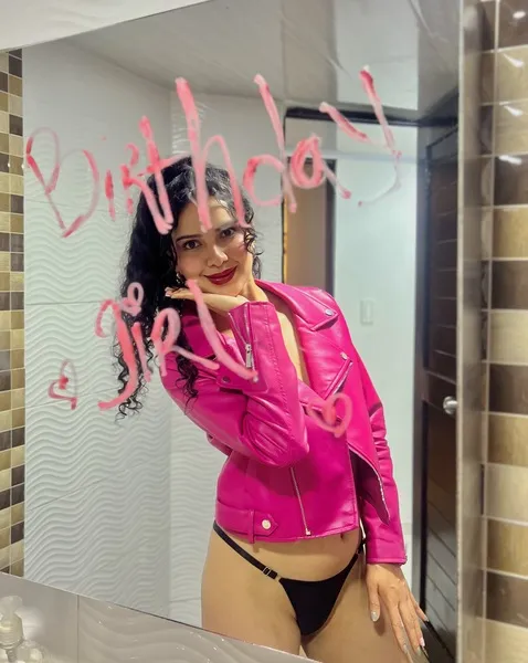 Live sex webcam photo for AlaskaBlueee #7073883