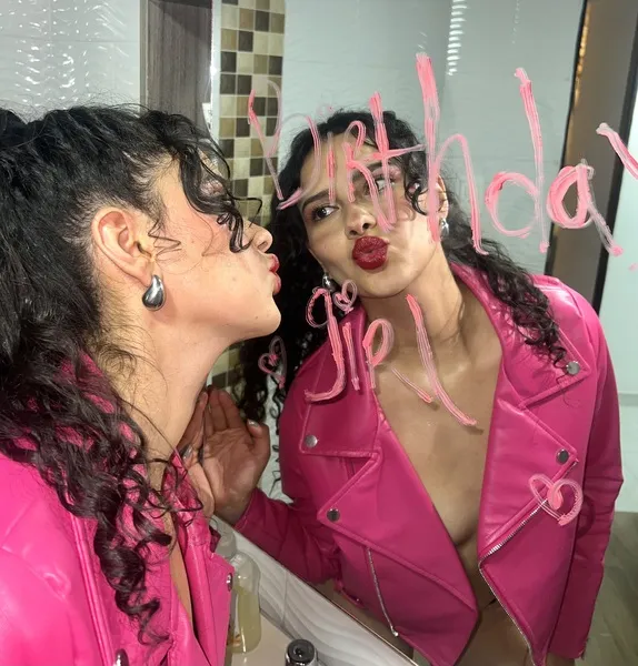 Live sex webcam photo for AlaskaBlueee #7073884