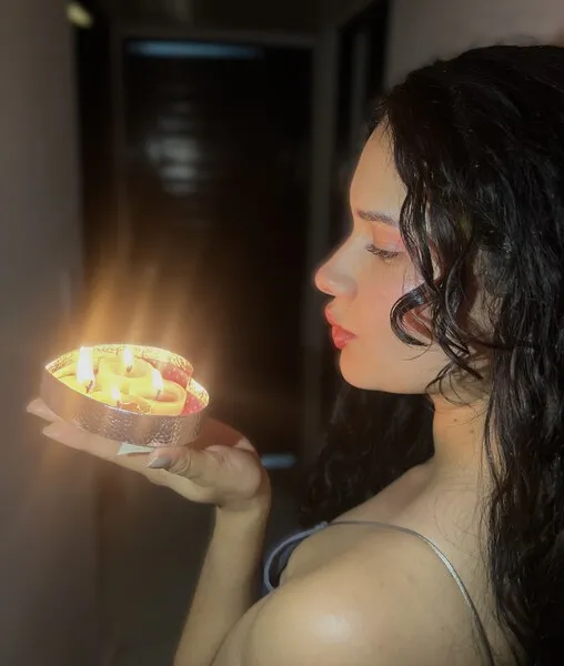 Live sex webcam photo for AlaskaBlueee #7073892