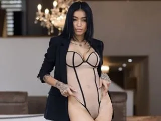 Live sex webcam photo for alexabellucii #6319354