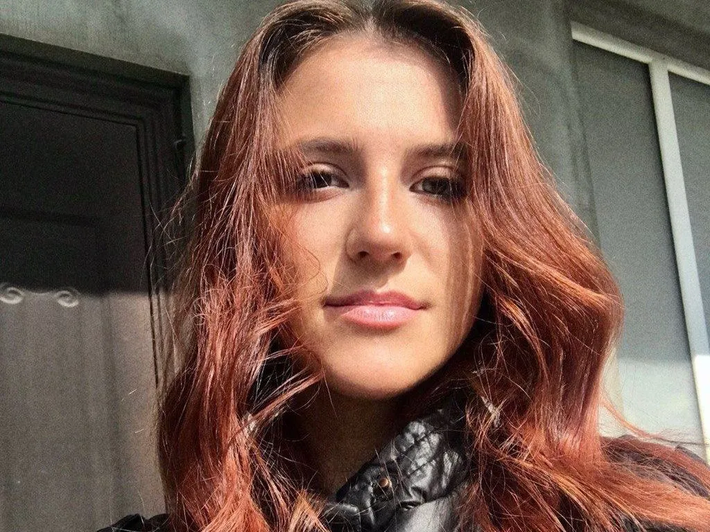 Live sex webcam photo for FoxyLeya #5777593