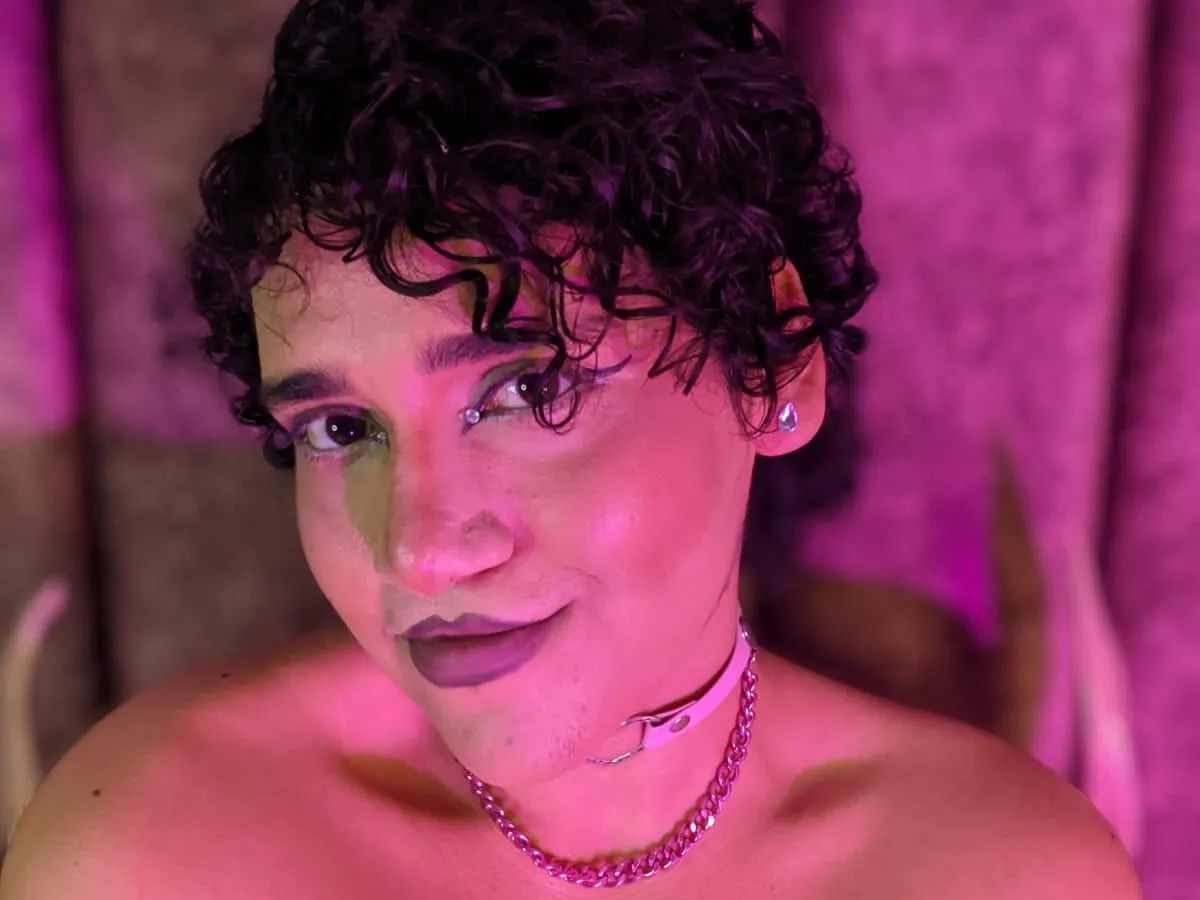 Live sex webcam photo for trinitymoretti #5912560