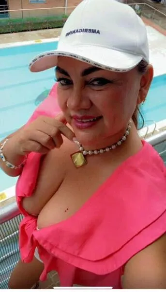 Live sex webcam photo for MiaFarith #6193404