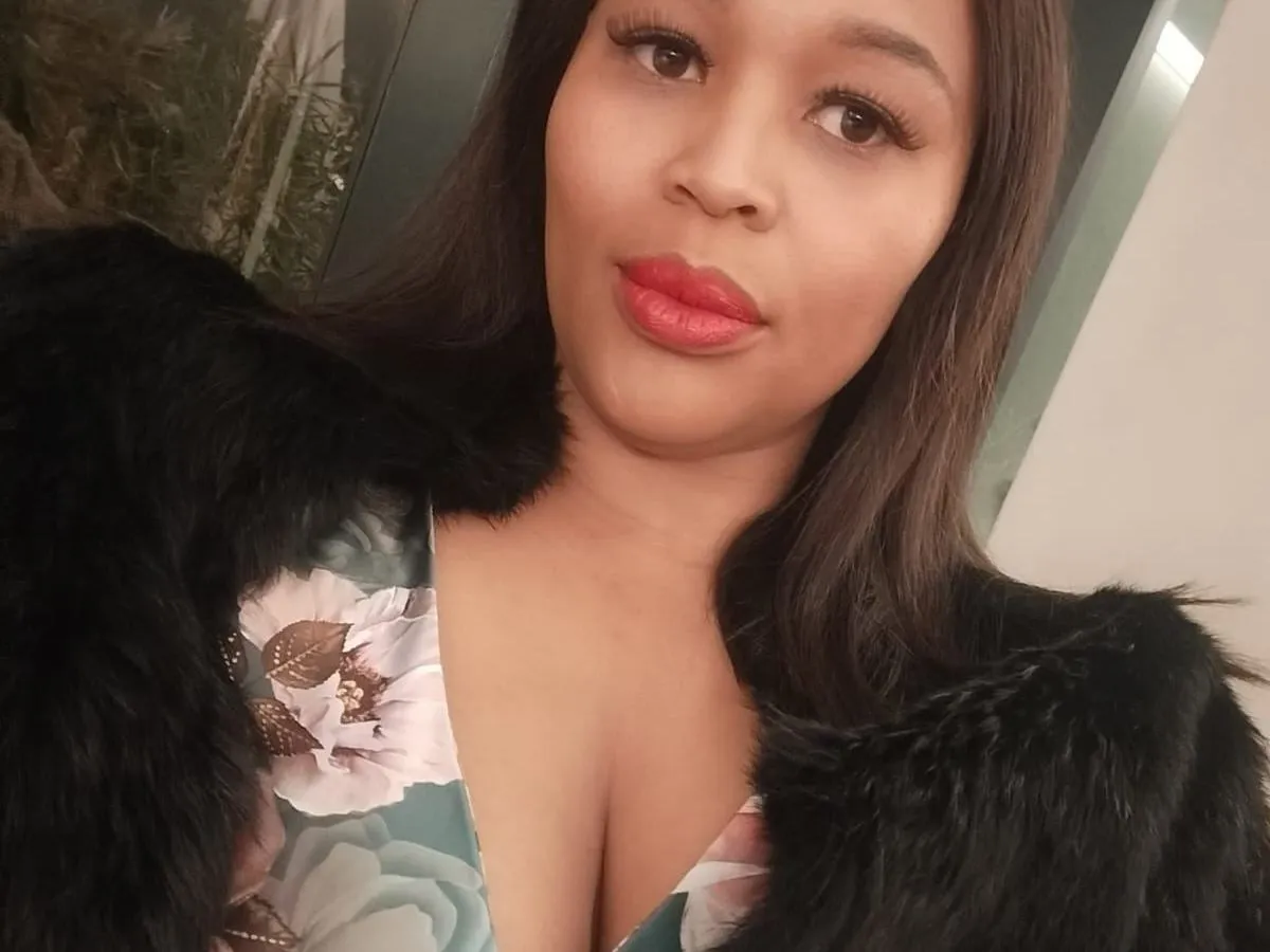 Live sex webcam photo for xoxLucyjuicy #5783121