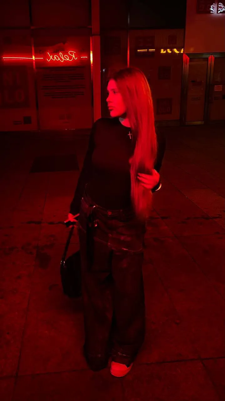 Live sex webcam photo for LollaDolla #8057438