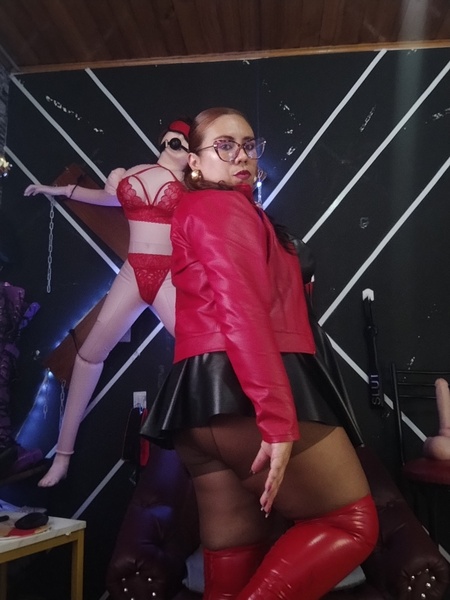 Live sex webcam photo for LexyDom #7172933