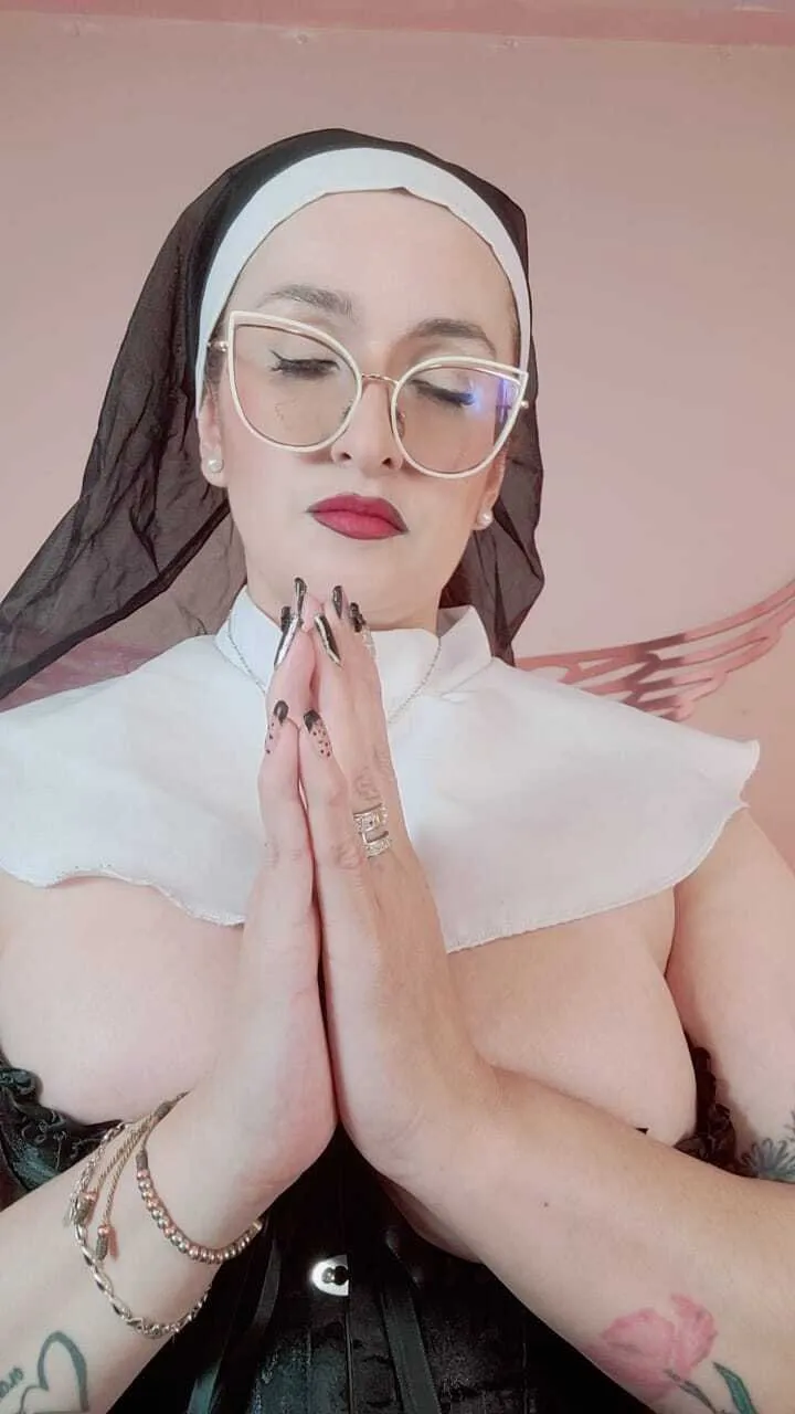 Live sex webcam photo for HelenasFantasy #7489285