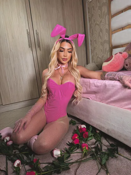 Live sex webcam photo for EvelynClair #6054463