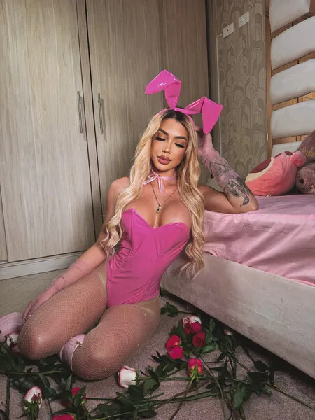 Live sex webcam photo for EvelynClair #6054459