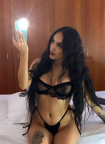 Live sex webcam photo for Valeriaaocean #5882371