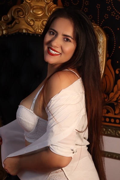 Live sex webcam photo for FoxyRiver #6104636