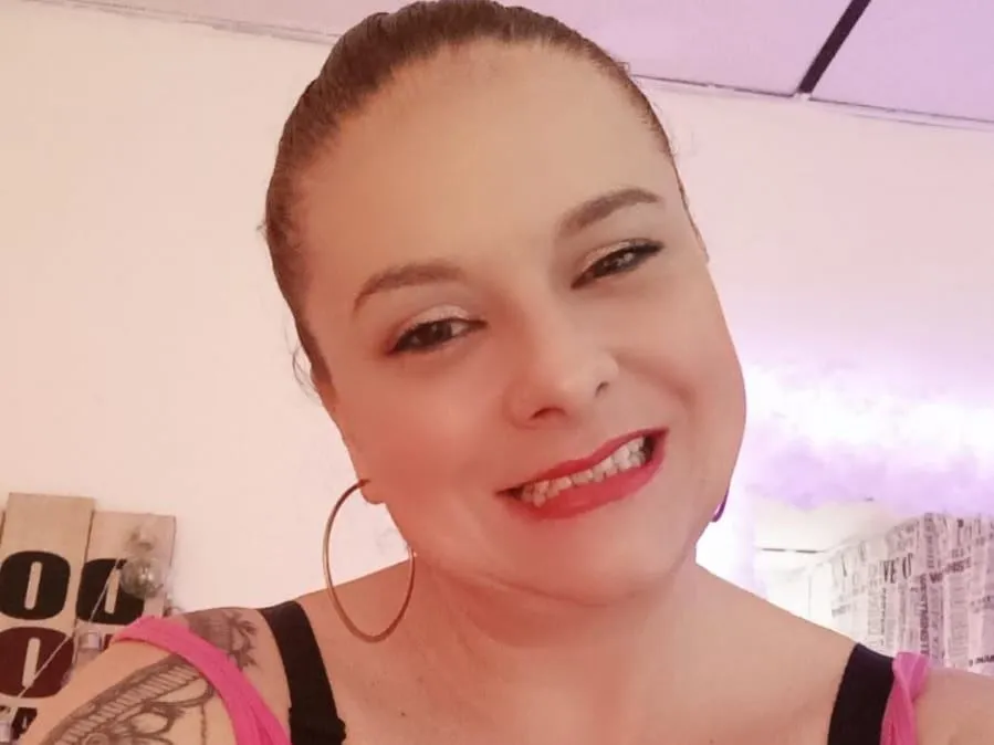 Live sex webcam photo for EmyCortes #5909363