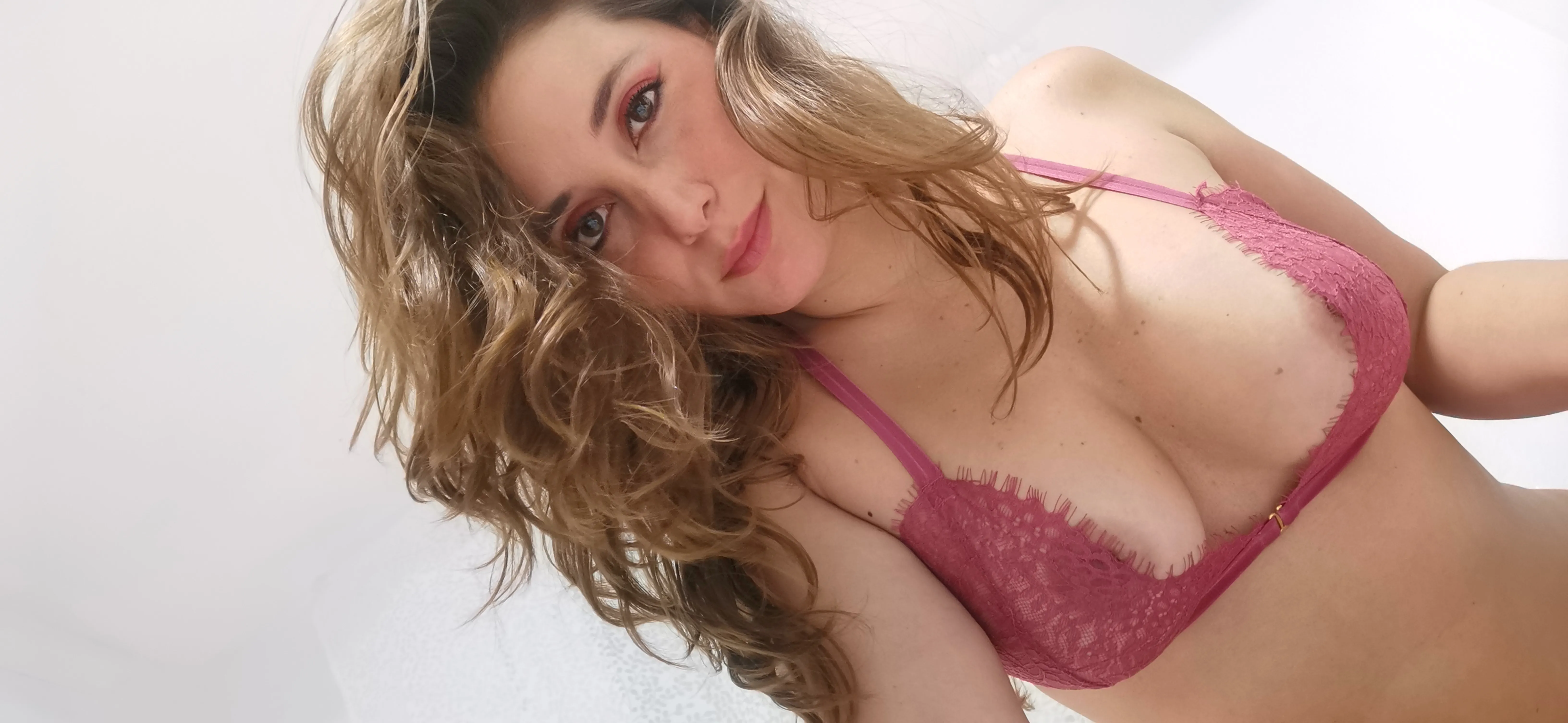 Live sex webcam photo for NicoleOsborn #8411941