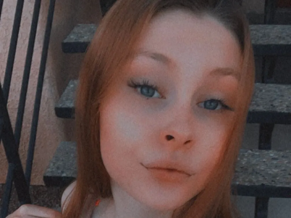 Live sex webcam photo for PrettyFaceXo #5805644
