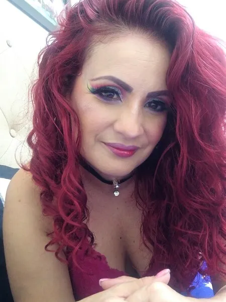 Live sex webcam photo for KarinaMolina99 #6294018