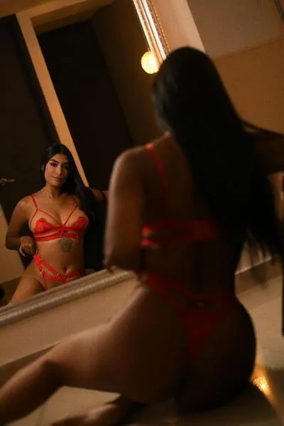Live sex webcam photo for EmilyCooperss #5896799