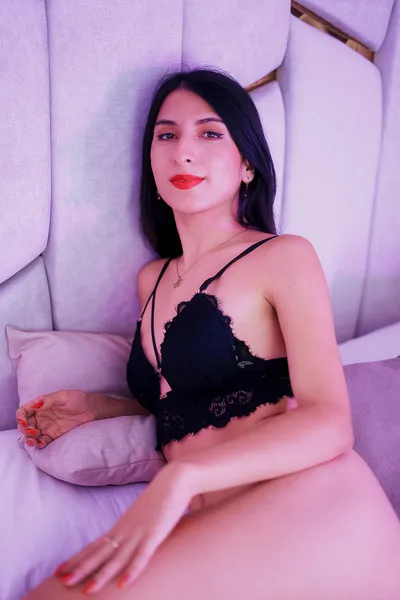 Live sex webcam photo for JennTaylorr #6016551