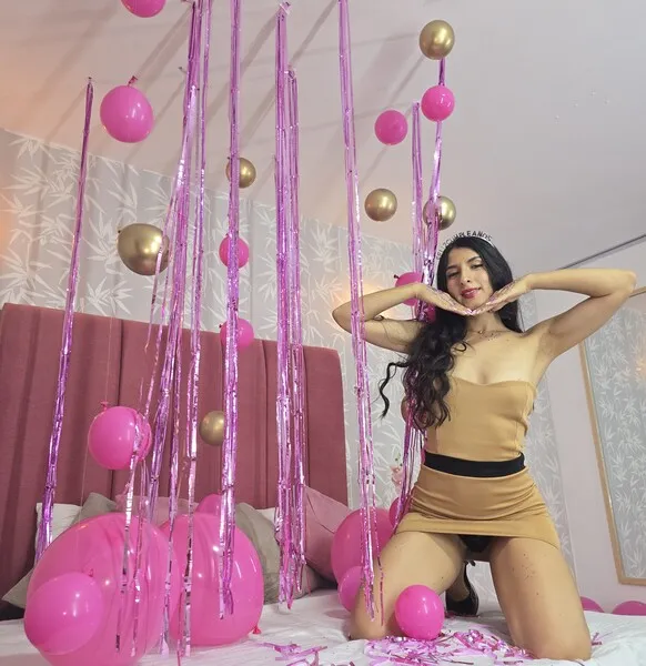 Live sex webcam photo for JennTaylorr #6935543