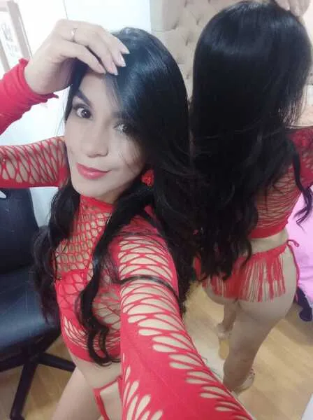 Live sex webcam photo for LaraRoxe #5862596