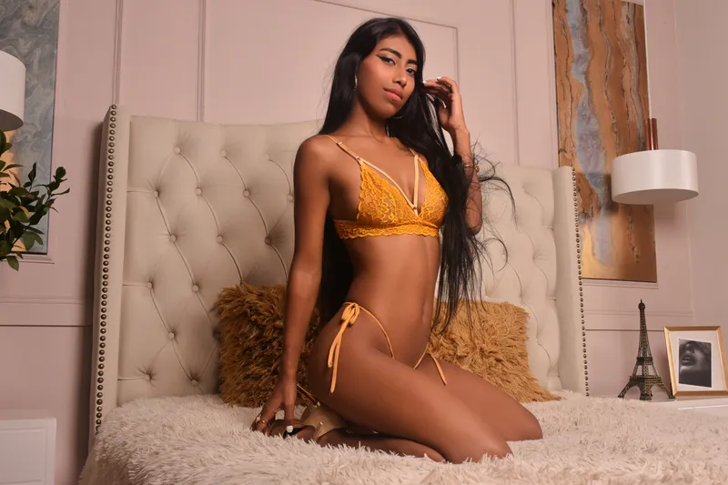 Live sex webcam photo for HannaHopson #5879423