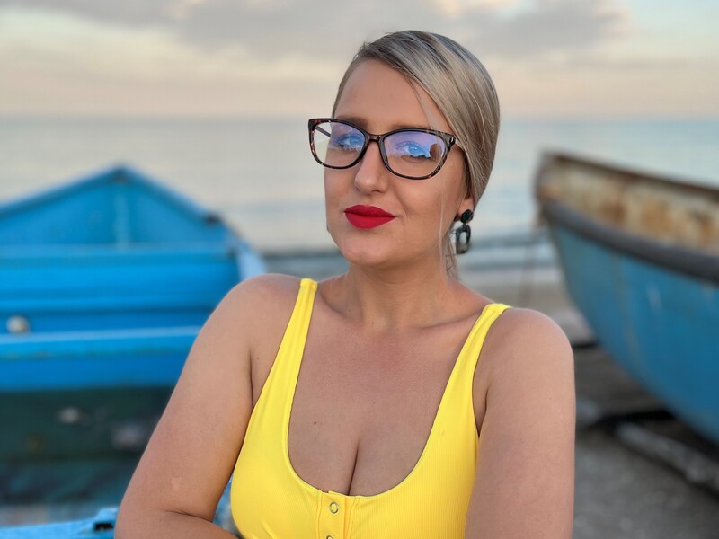 Live sex webcam photo for MayaTrainorX #6566548