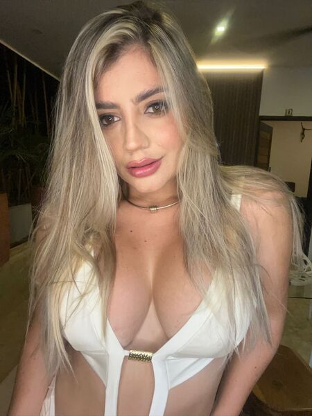 Live sex webcam photo for AntonellaSalas #5861864