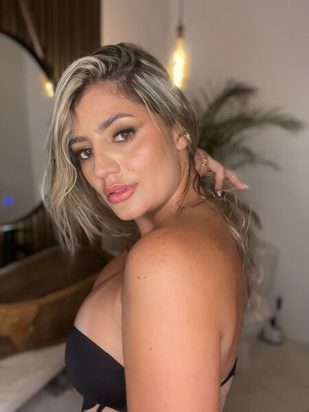 Live sex webcam photo for AntonellaSalas #5861863