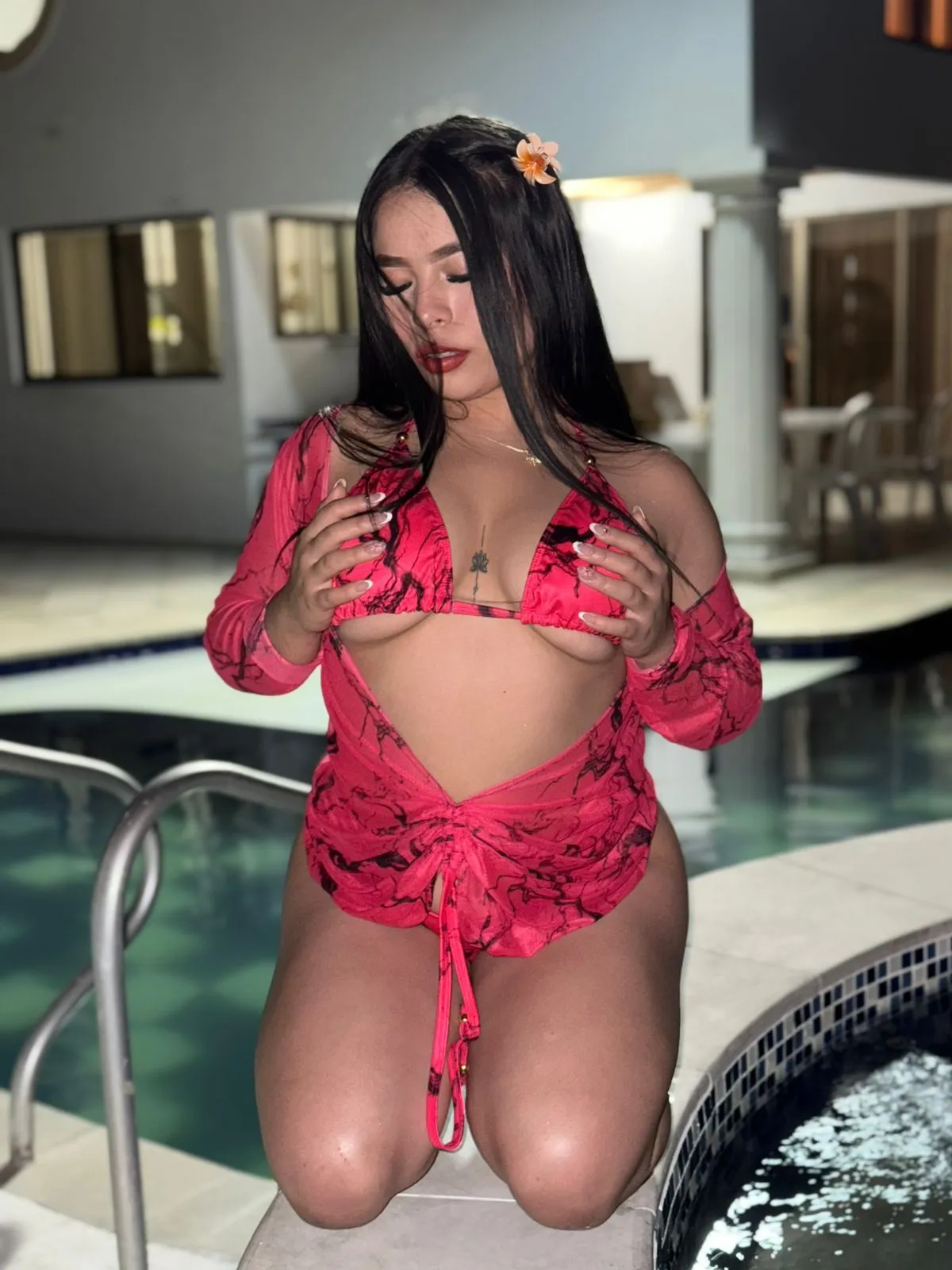 Live sex webcam photo for miaroux18 #7769608