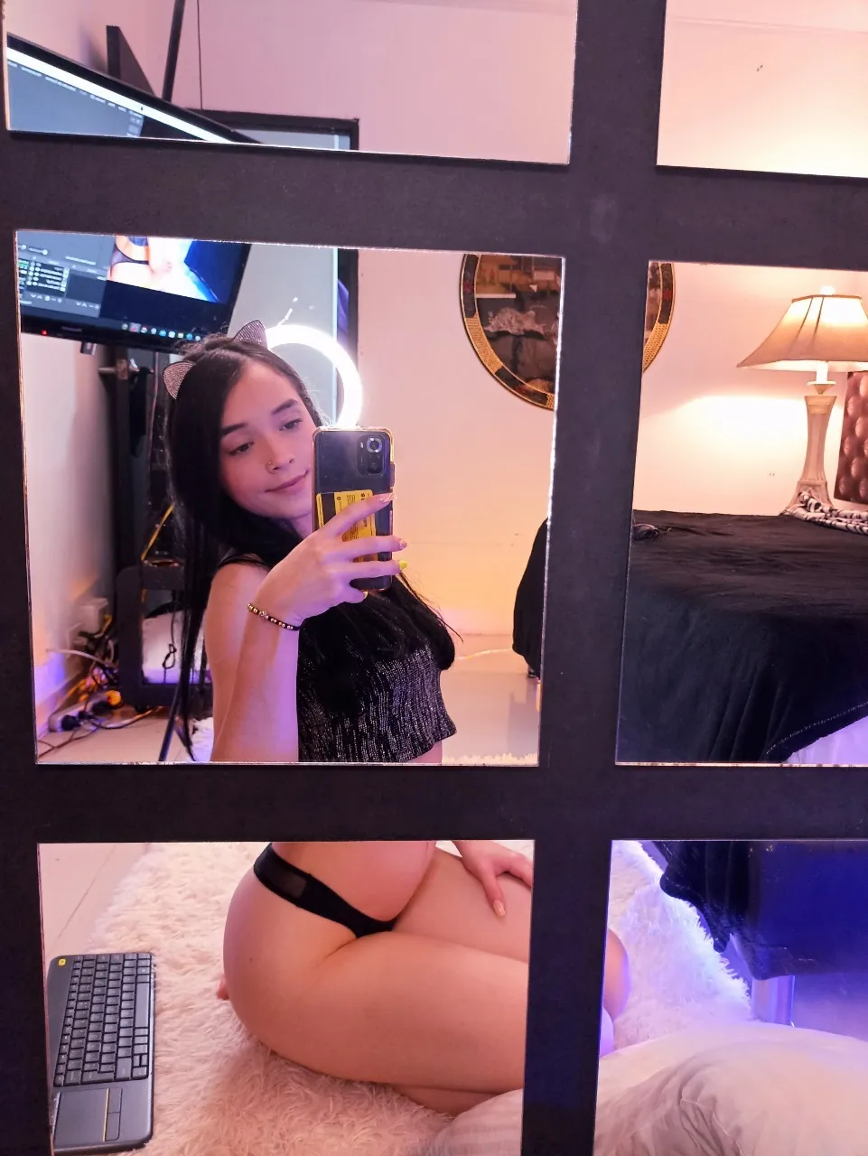 Live sex webcam photo for SophieCanbrook111 #8407059