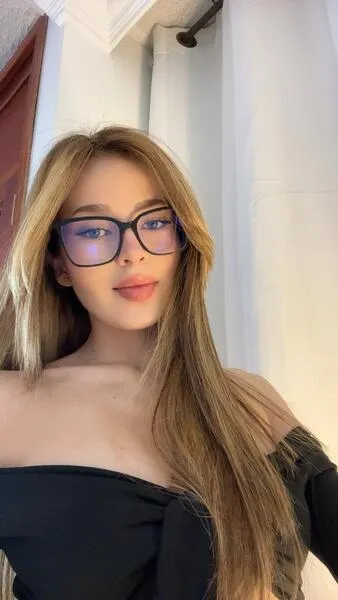 Live sex webcam photo for AuroraFontaine #6621077