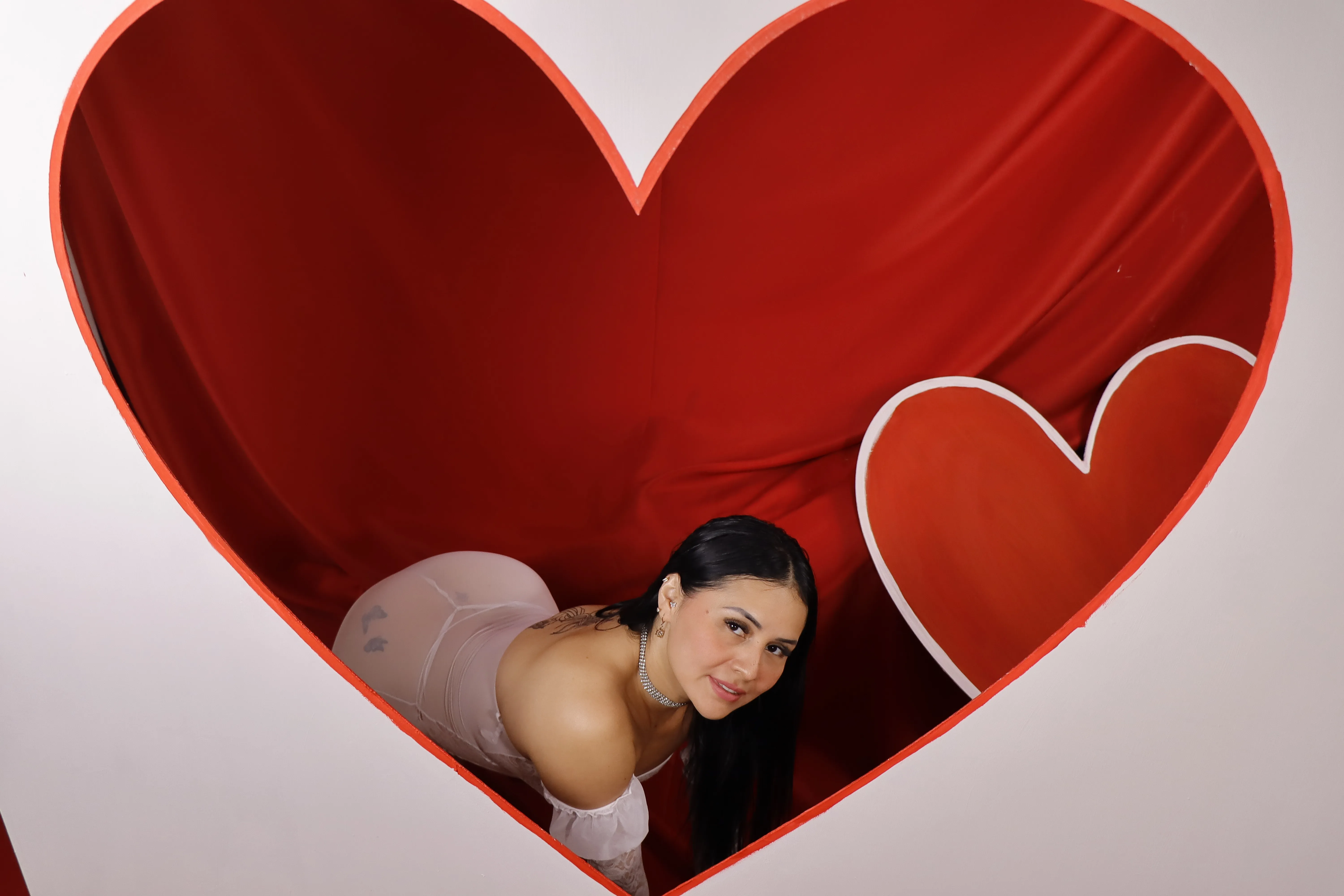 Live sex webcam photo for Antonellamilf #8388135