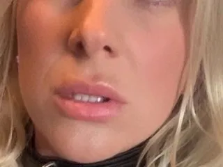 Live sex webcam photo for CherryMooreUK #6919660
