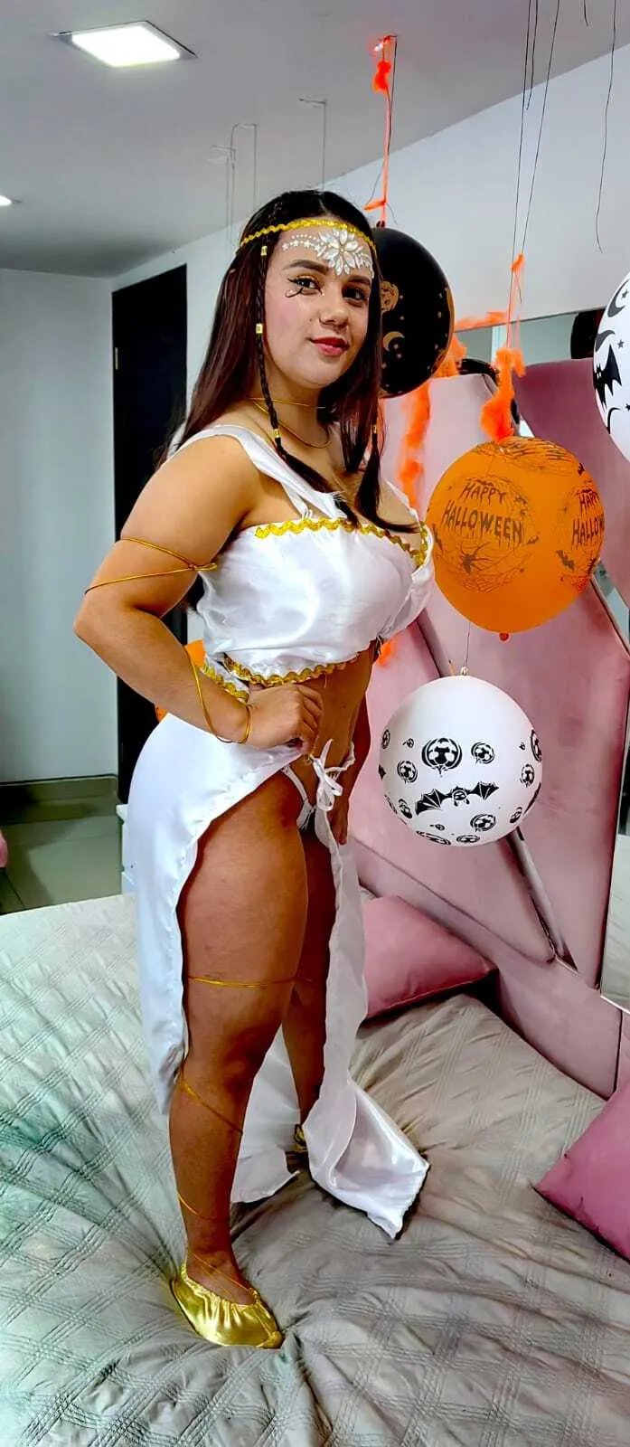 Live sex webcam photo for Miaaleon19 #7858858