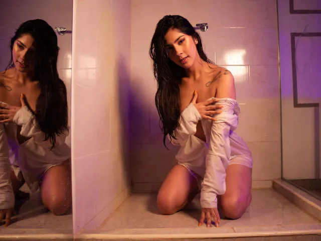 Live sex webcam photo for SofiaaAngell #7918679