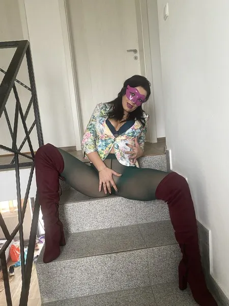 Live sex webcam photo for MilfyCalla #6180131